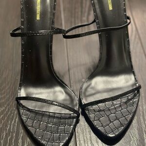 PRETTY LITTLE THING - Elegant Black Strappy Heels